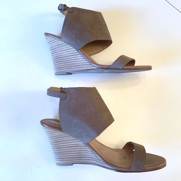 Halogen Clarette Suede Leather Wedge Sandal Brown Size 9 - Picture 2 of 13